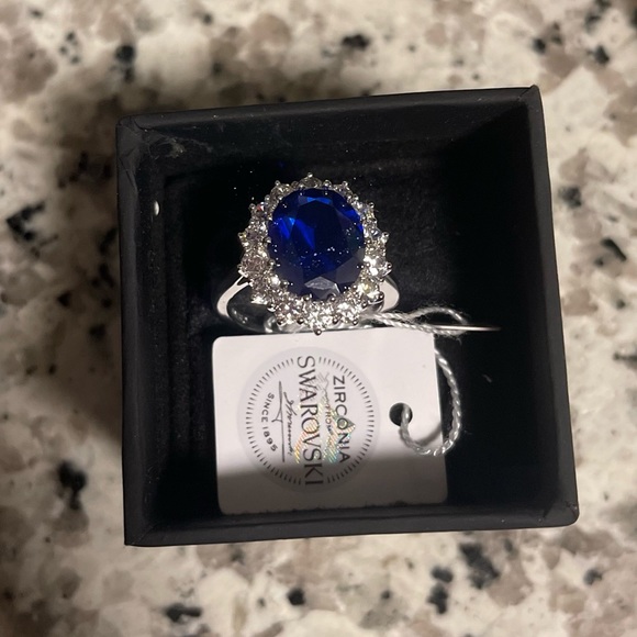 Size 9 Platinum-Plated Sterling Silver Ring with Infinite Elements Zirconia - Picture 9 of 10